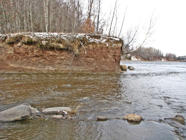 Rivière blanche se jettant dans la rivière Bécancour
